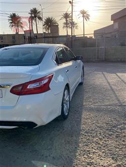 نيسان ألتيما